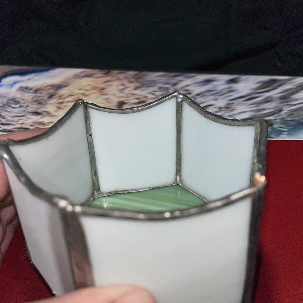 Handmade Stained Glass Lead Trimmed Trinket Dish/Bowl. White Sides W/ Green Base - Picture 11 of 13